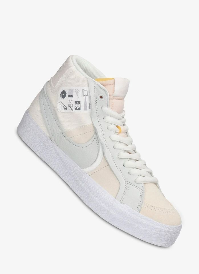 Nike SB Zoom Blazer Mid Premium Sneaker White Neu in Hamburg