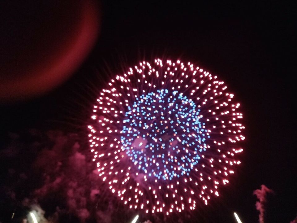 Ihr Feuerwerk und der Himmel wird bunt in Ilsede