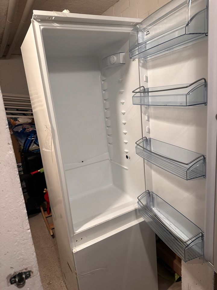 Kühlschrank- Gefrierschrank / Einbaukühlschrank Progress in Dortmund