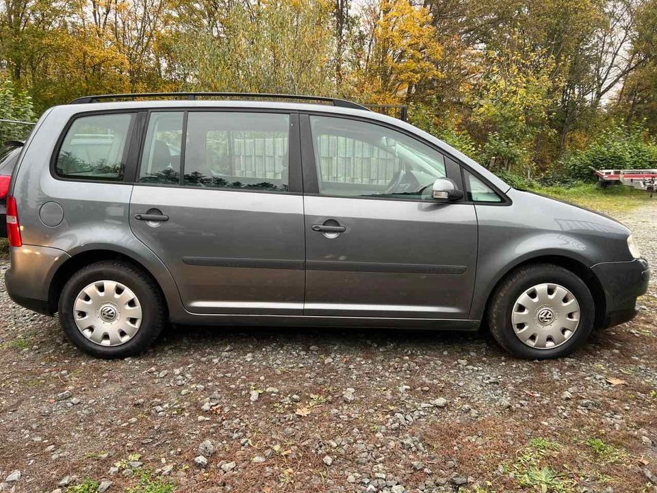 Volkswagen Touran in Wetzlar