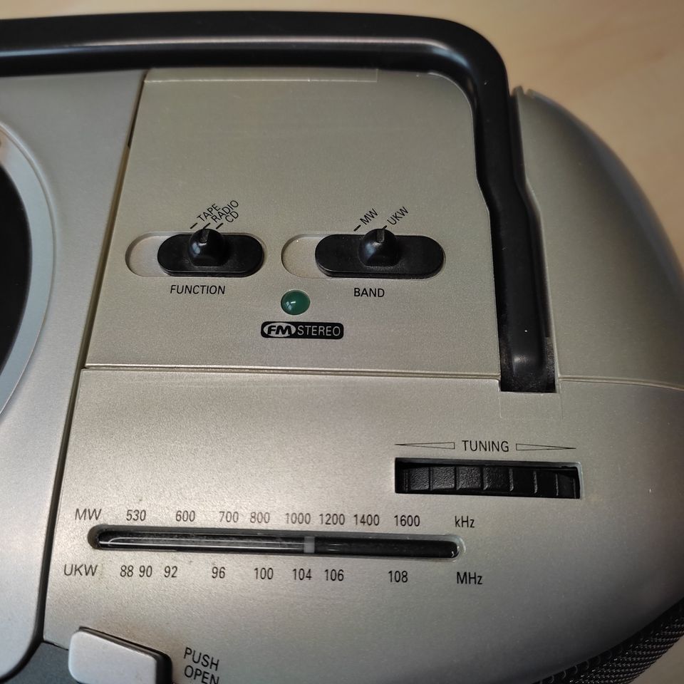 Stereo Radiorekorder mit CD-Player in Lohnsfeld