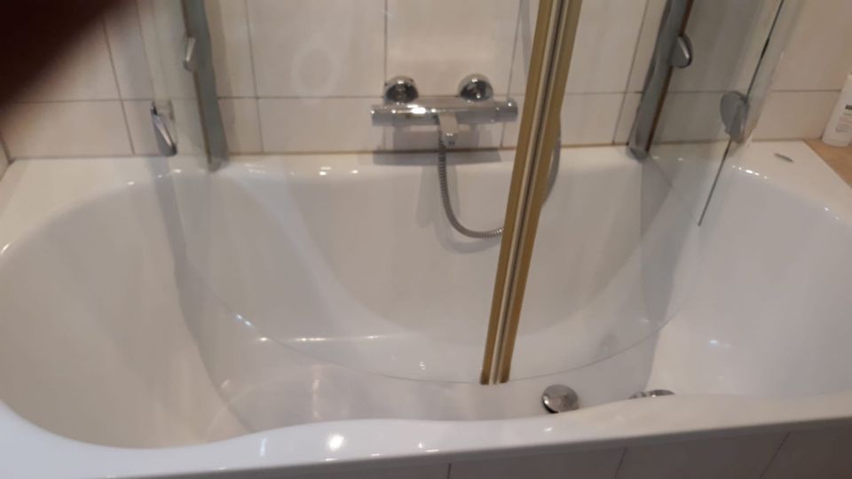 Duschtrennwand silber matt, Hüppe, für Badewanne, sehr gepflegt in Gremmendorf