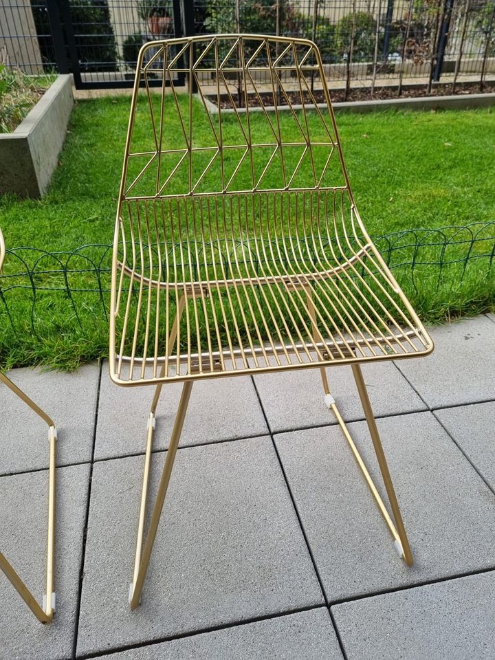 Pair of Gold Metal Chairs with Cushions in Nürnberg (Mittelfr)