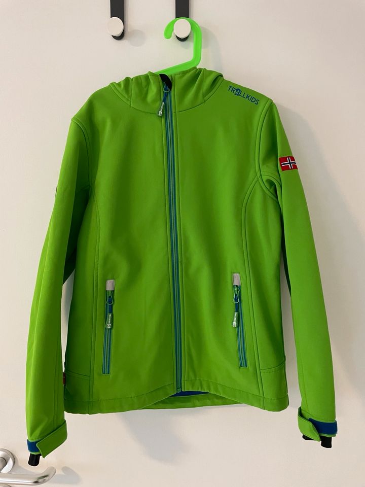 Trollkids Pullover & Softshell Jacken & Winterjacke Gr. 152 in Freiburg im Breisgau