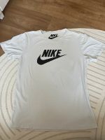 Weißes Nike T-Shirt Köln - Ehrenfeld Vorschau