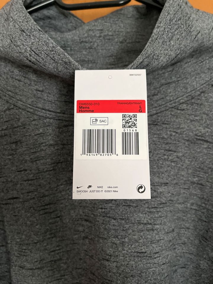 Nike Tech Fleece  Pullover 109,99€ in Essen