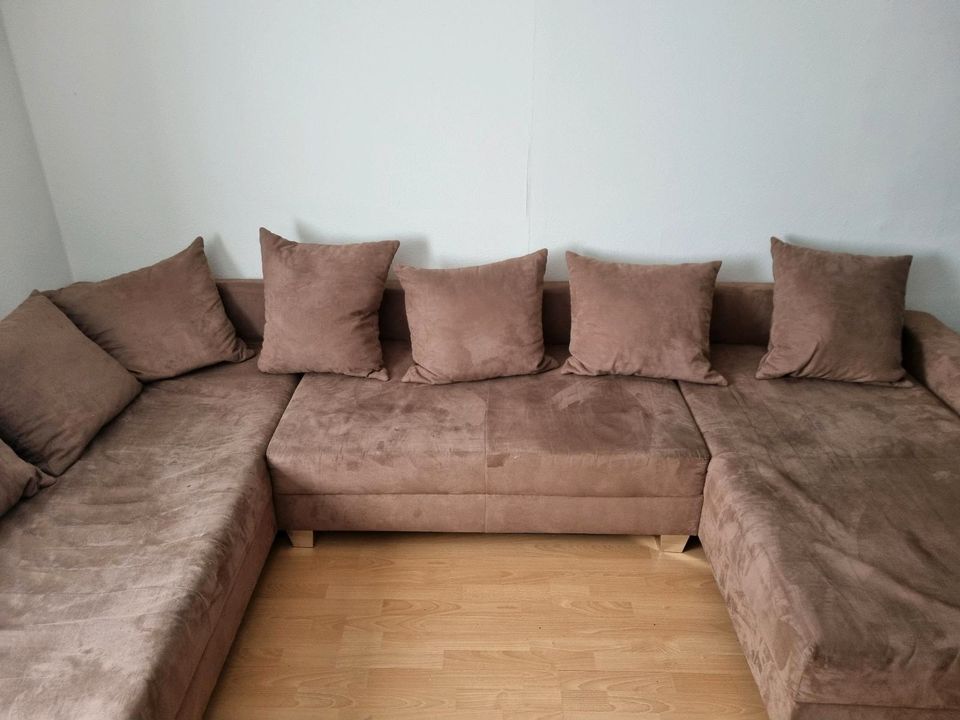 Couch in Braun in Knüllwald