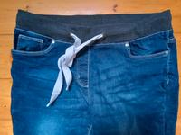 Jeans blau mit Gummizug grau und Bündchen am Fuß Berlin - Mitte Vorschau
