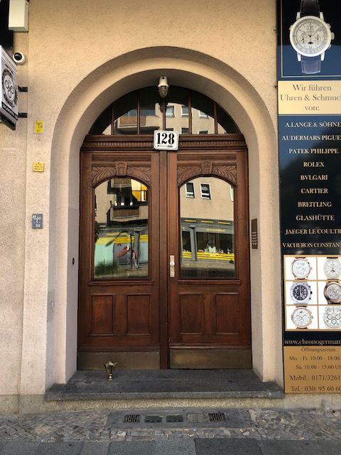 vermietete Altbauwohnung mit Balkon in Berlin