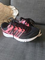 Damen Adidas Sportschuhe gr 40 Nordrhein-Westfalen - Werdohl Vorschau