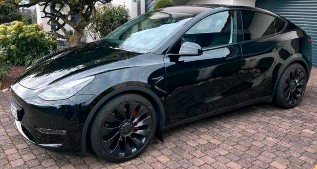 Tesla Y Performance XXL Vollausstattung EAP USS AHK Black Edition in Sontra