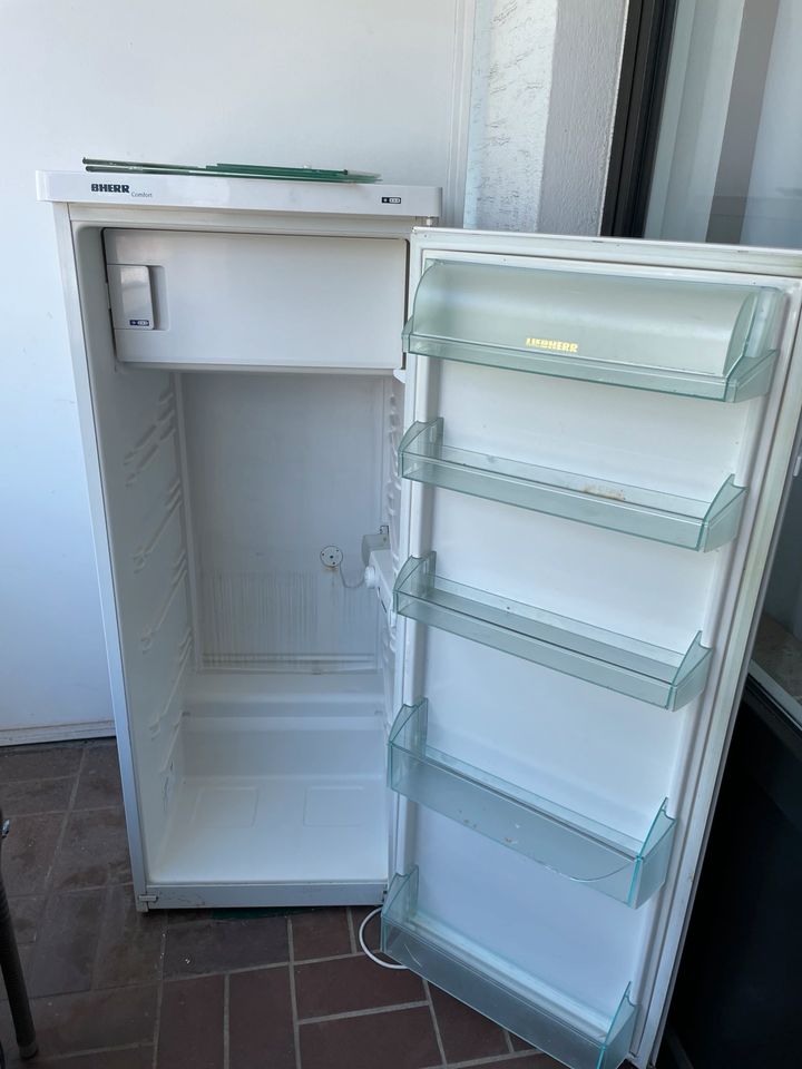 Liebherr Bherr Kühlschrank inclusive Gefrierfach zu verkaufen in Wiesbaden