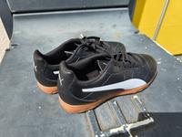 Puma Indoor Fußball Schuhe 40 Monarch 105675 unisex neu Fitness Sachsen-Anhalt - Kamern Vorschau