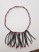 Schmuck Handmade Kleinperlenkette 41 Magnetverschluss rot schwarz Nordrhein-Westfalen - Schwerte Vorschau