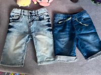 2 Jeans Shorts Top Zustand große 122/128 Hessen - Rodgau Vorschau