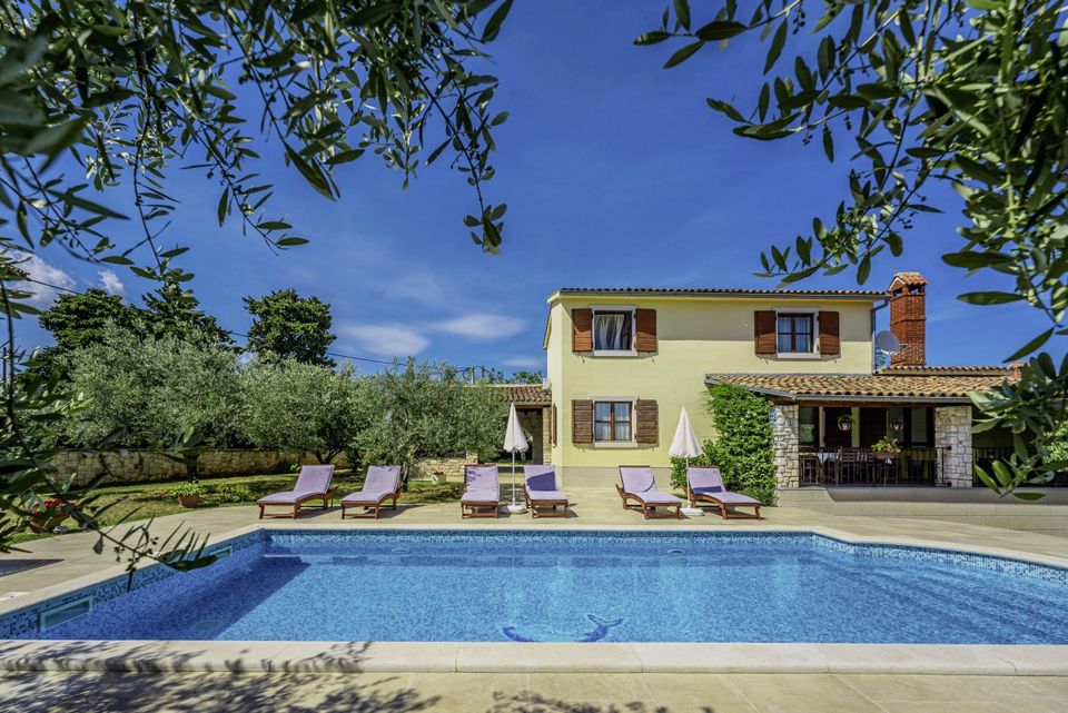 Ferienhaus mit Pool in Kavran (Kroatien) für 8 Personen in Hermannsburg