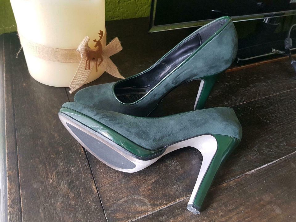 High Heels/Pumps, Größe 39, grün in Saarbrücken