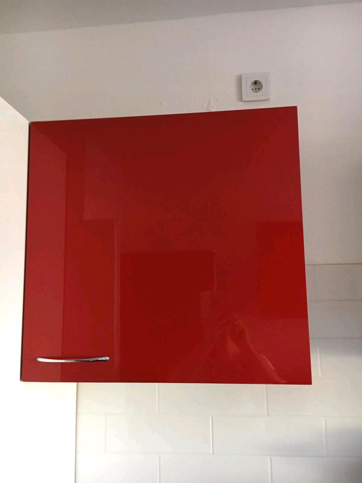 4 Küchenschränke Hochglanz rot in Erlensee