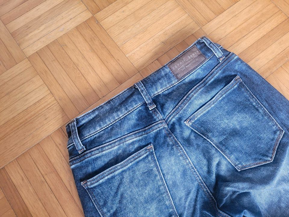 Neue Jeans von Esprit, blau, bequem, XS-S in Düsseldorf