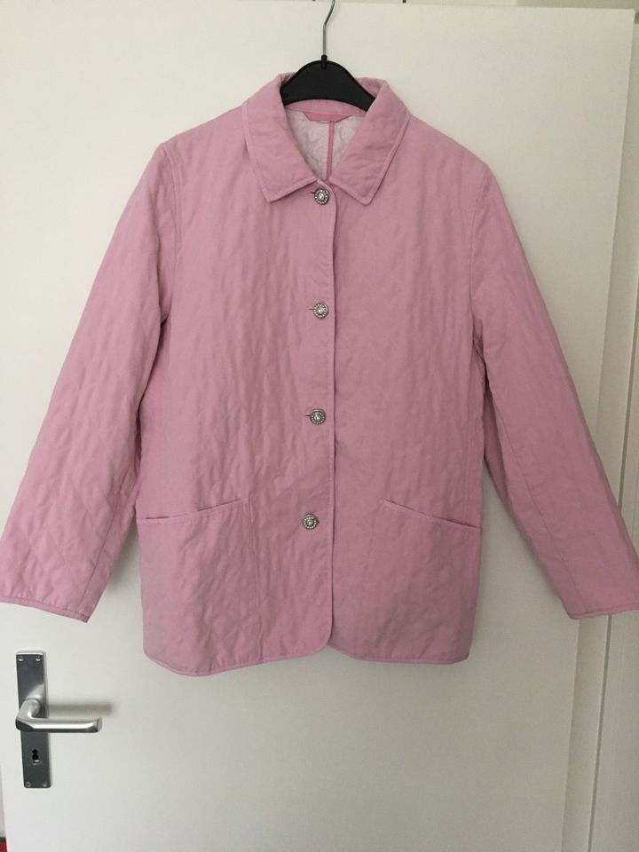 Leichte Steppjacke in rosa mit Strassknöpfen,Gr.40 in Berlin