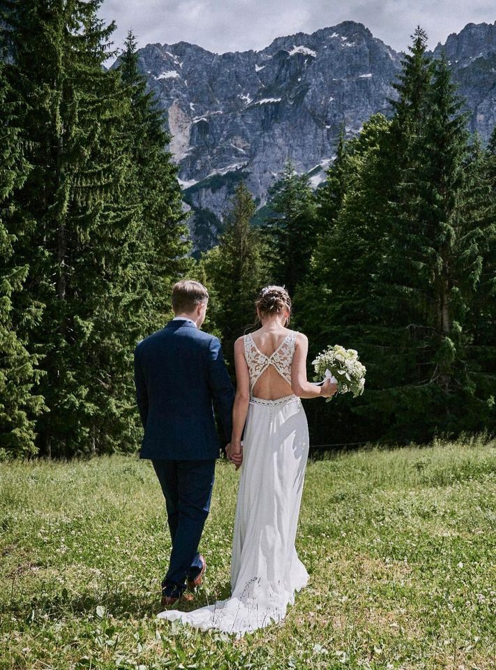 Hochzeitskleid, Brautkleid mit Rückenausschnitt Bianco Evento in Köln