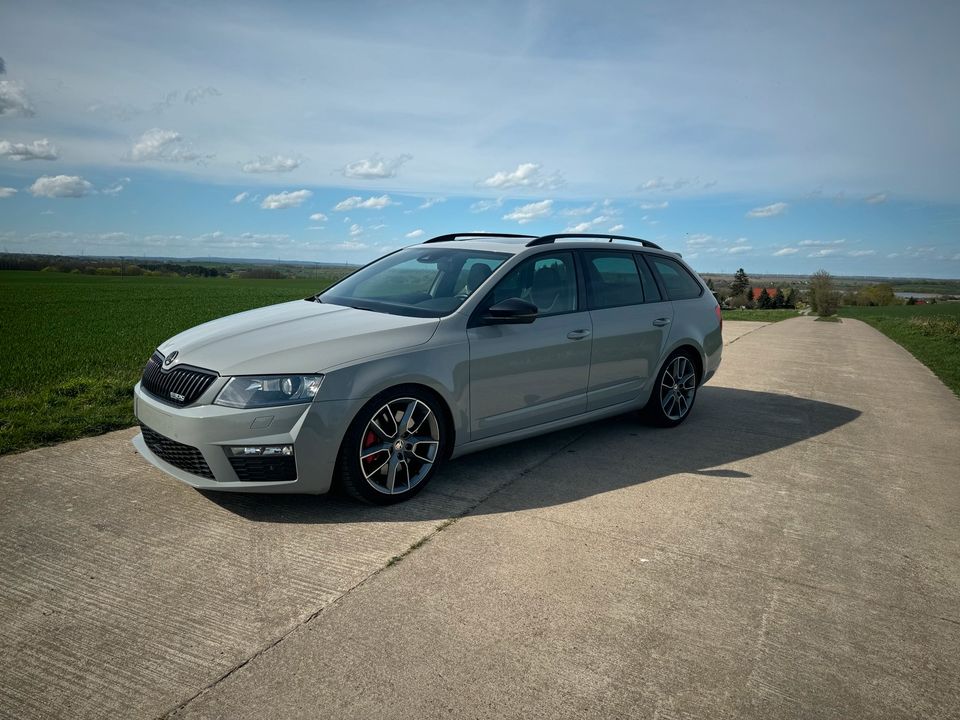 Octavia 2.0 TDI DSG RS Combi in Badendiek