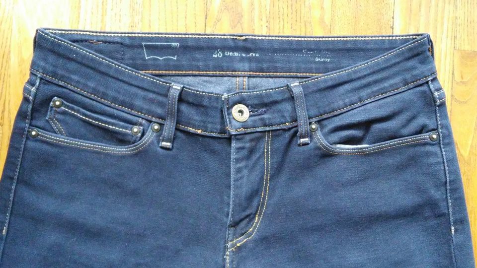 Levis Demi Curve Jeans Hose W 31 L 32 Blau Skinny in Hamburg