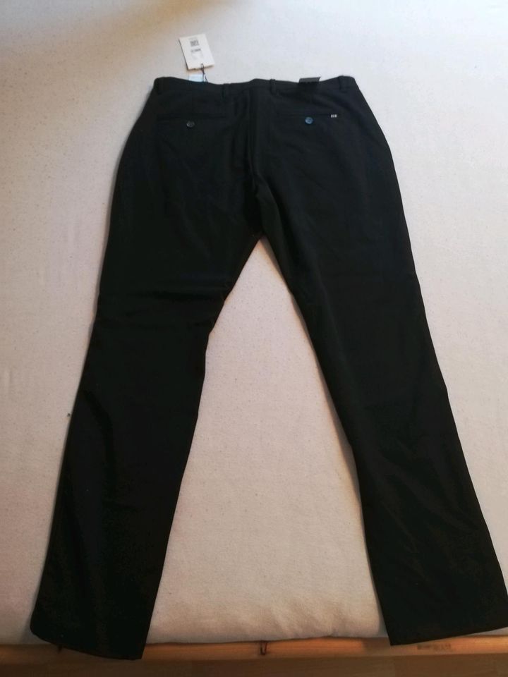 Solid / Slim fit / W38 - L32 / Schwarz / Neu mit Etikett in Quakenbrück