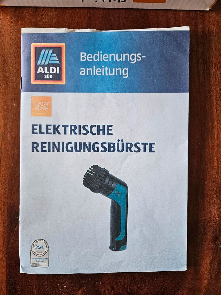 Elektrische Reinigungsbürste Easy Home (Aldi) in Wallerfangen