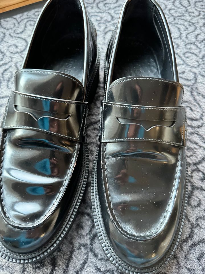 Closed Schuhe Loafers in Ladenburg