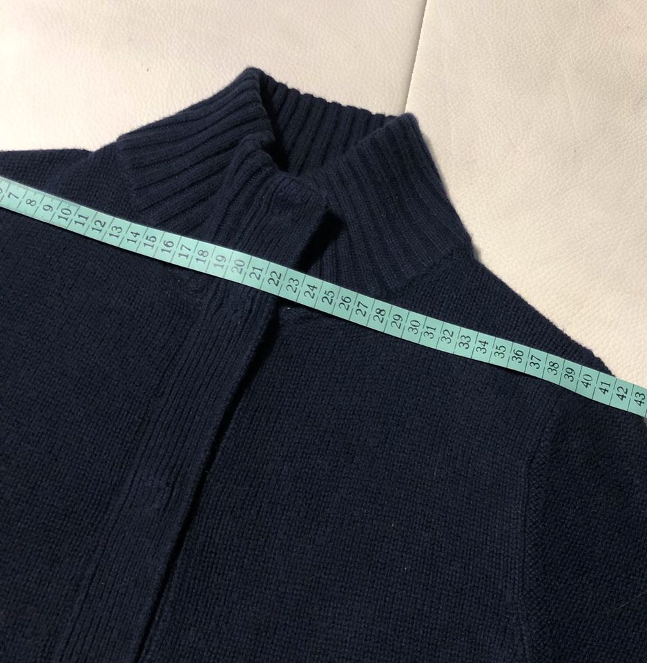 Sehr schöne TOMMY HILFIGER Strickjacke/Cardigan 40/42 BW/Kaschmir in Poing