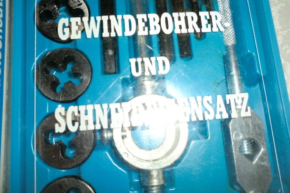 Gewindebohrer Schneideisensatz  Sägeblätter Bosch in Untermünkheim