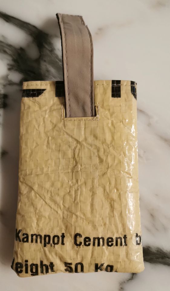 Recycelte Handyhülle Design Fairtrade aus Zementsack Versand 1,60 in Karlsdorf-Neuthard