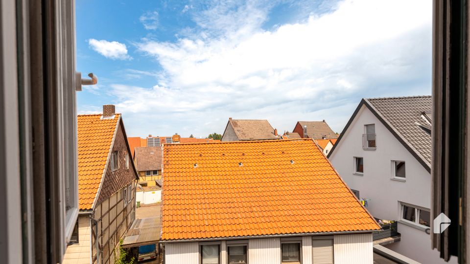 Für Investoren! Mehrfamilienhaus mit 3 WE's, Einbauküchen und Balkon in vorteilhafter Lage in Gronau (Leine)