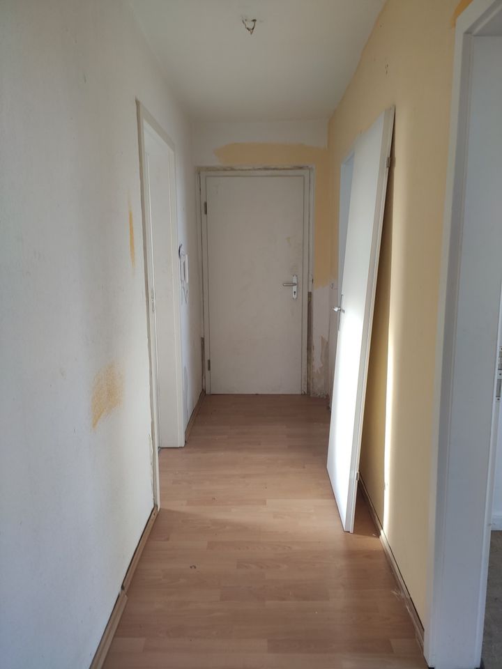 Handerwerker aufgepasst!!! 3-Zi.-Dachgeschosswohnung - Katzenberg - MW4a/05/04 in Nossen