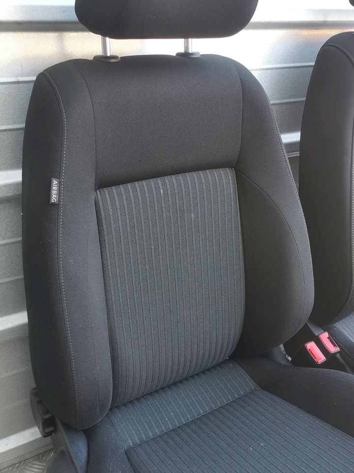 VW POLO 6R - Beifahrersitz Sitz Rechts Beifahrer 4-Türer in Lippstadt