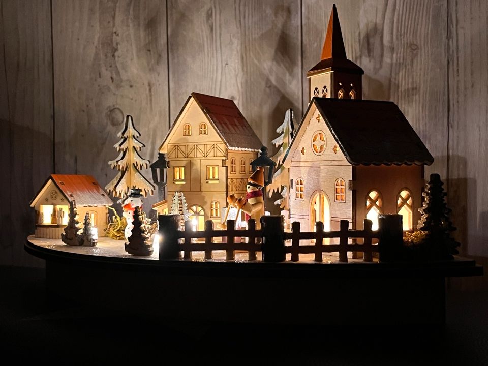 + LED Weihnacht’s Winter Dorf + Batterie & Doppel Timer + Neu + in Engelskirchen