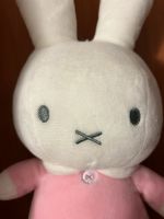 Miffy Kuscheltier NEU rosa 30 cm Hase Nijntje Stofftier Schleswig-Holstein - Großenwiehe Vorschau