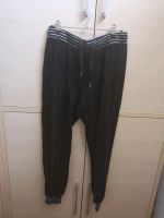 Jogginganzug Jogginghose und Pullover 2 Teiler schwarz Gr 40/42 M Sachsen-Anhalt - Bernburg (Saale) Vorschau