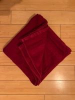 Handtuchset mit Badmatte bordeaux rot Frankfurt am Main - Sachsenhausen Vorschau