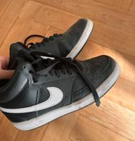 Schwarze Nike Schuhe Berlin - Dahlem Vorschau