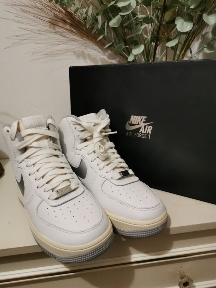 Nike Air Force wmns - NEU Gr 37,5 in Essen