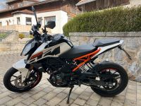 KTM Duke 125 weiß Bayern - Furth im Wald Vorschau