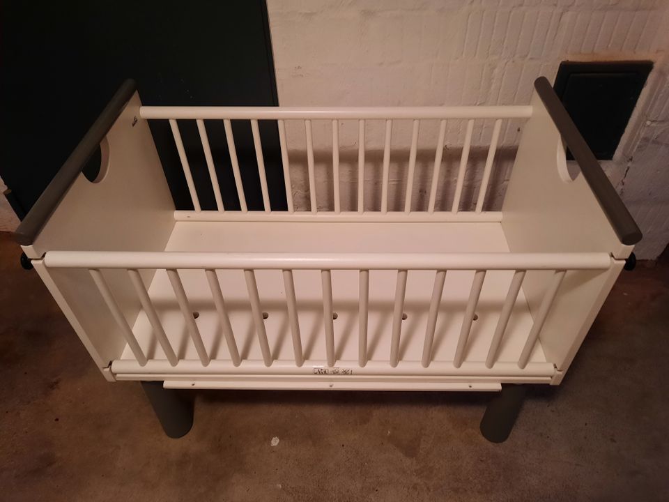 Geuther Babybett / Beistellbett inkl. Matratze in Göttingen