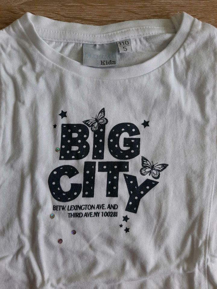 2 T-Shirts Blue Seven Kids LOVE Big City Gr. 110 NEU in Paulinenaue