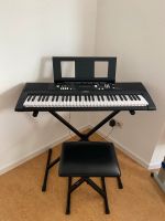 Yamaha Keyboard EZ-220 mit Leuchttasten + Ständer, Hocker Hessen - Eschborn Vorschau