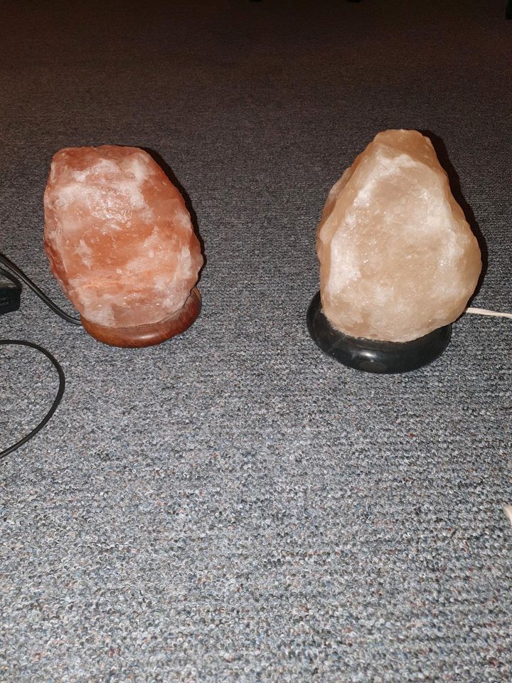 2 Salzkristal Lampen in Stockelsdorf