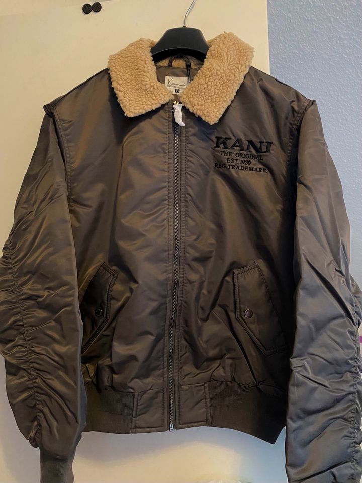 Karl Kani Bomberjacke in Grau in Bonn