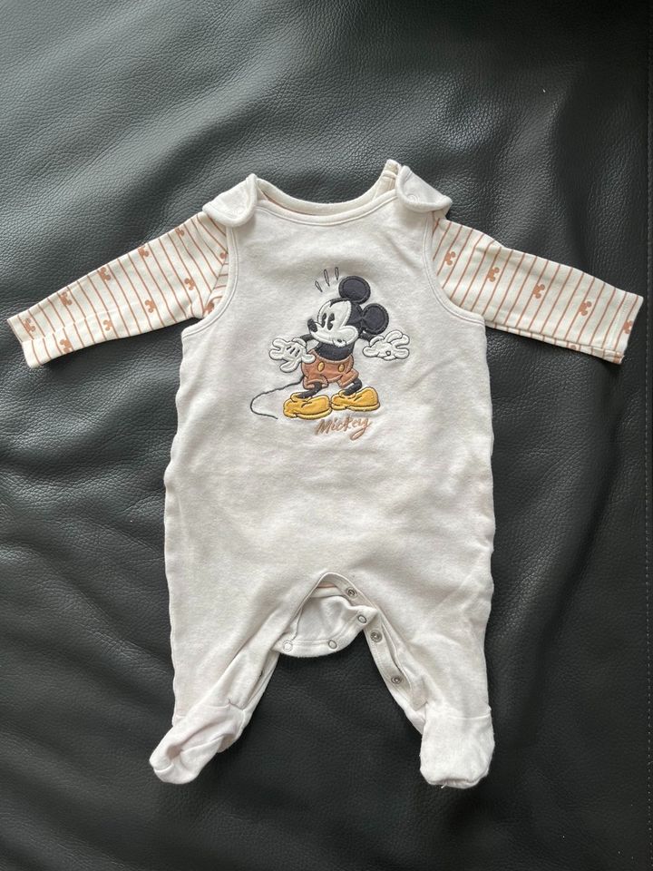 Strampler mit Body von Disney Baby C&A in Größe 62 in Leimen