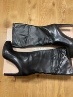 Prada Stiefel mit Absatz, Leder Größe 40 Baden-Württemberg - Fellbach Vorschau